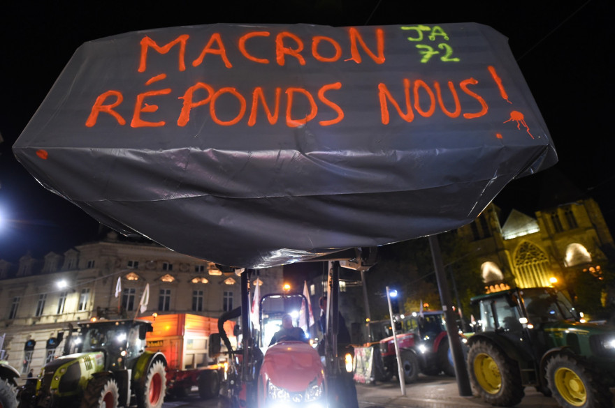 Les agriculteurs interpellent Emmanuel Macron devant les préfectures le 22 octobre 2019