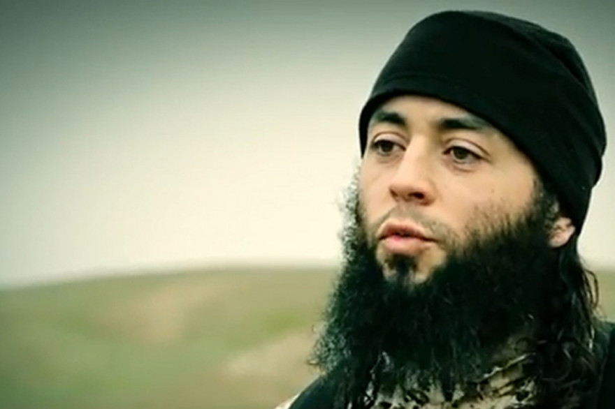 Sabri Essid, le jihadiste toulousain de la filière Artigat sur une vidéo de propagande de Daesh datant de 2015