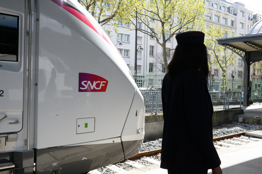 Une agent de la SNCF à la Gare de l'Est à Paris (illustration)