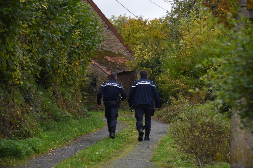 Deux gendarmes (illustration)
