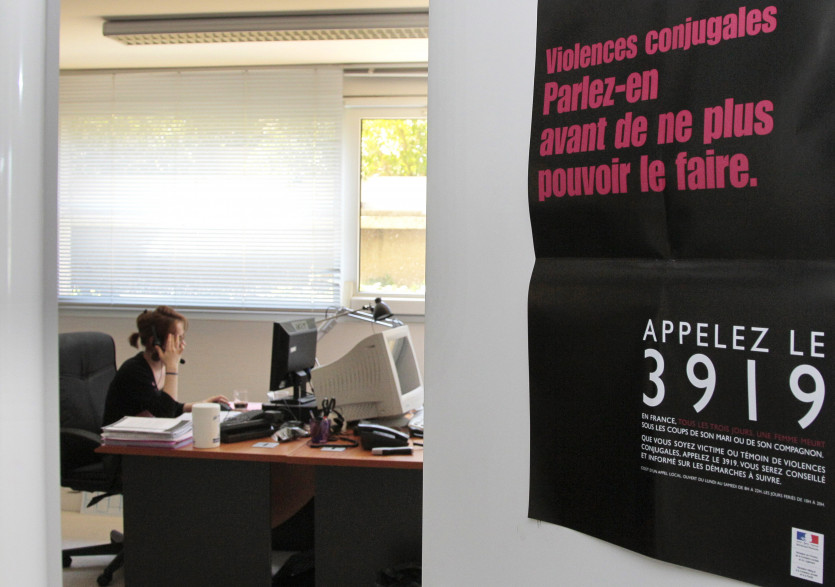Le 3919 est le numéro d'appel d'urgence destiné aux femmes victimes de violences conjugales et à leurs proches.