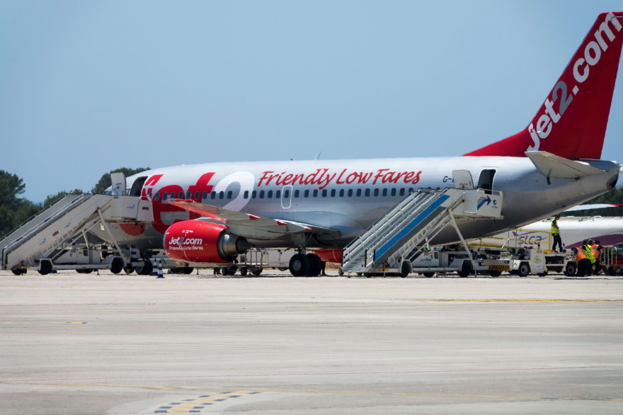 L'avion de la compagnie Jet2 a dû faire une escale pour débarquer le passager.