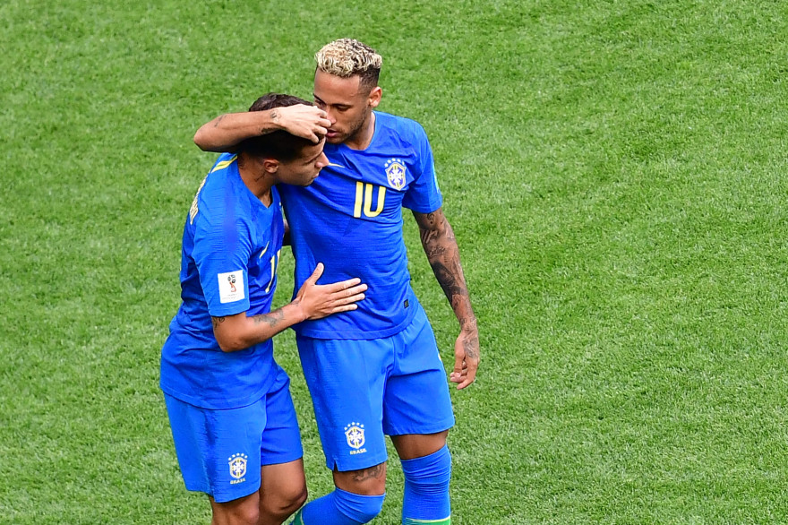 Philippe Coutinho et Neymar avec le Brésil le 22 juin 2018 à Saint-Pétersbourg