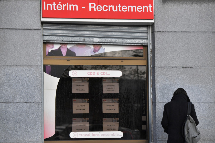 Devant une agence d'intérim à Nantes, le 23 novembre 2018