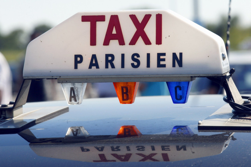 Un taxi parisien (illustration).