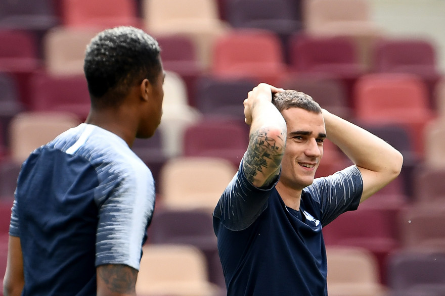 Prersnel Kimpembe et Raphaël Varane à l'entraînement avec la France le 25 juin 2018