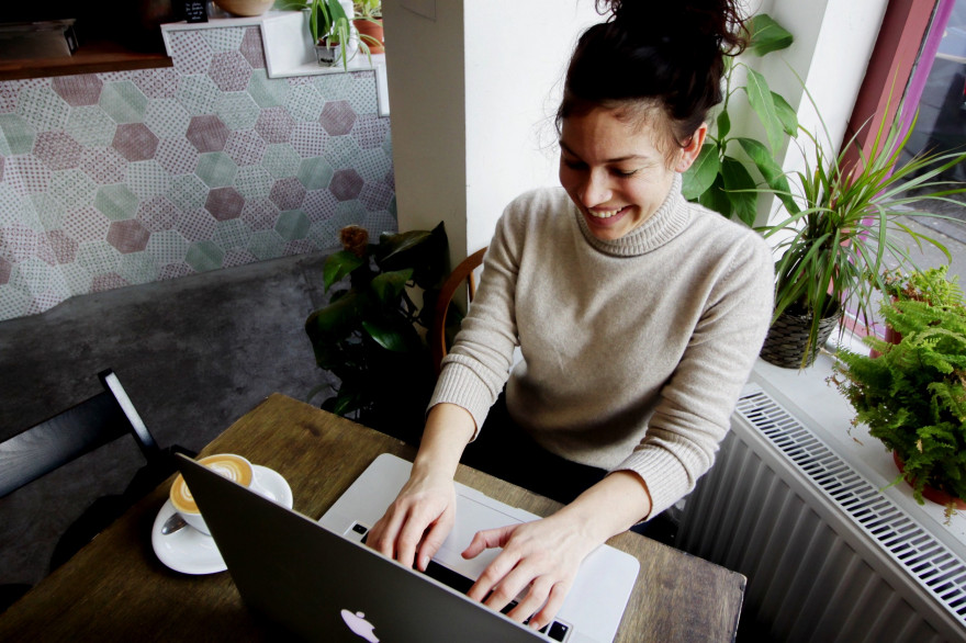 Le Reset est un espace féministe et inclusif où tout le monde peut venir apprendre à utiliser les technologies numériques.