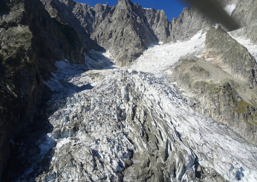 Un glacier du versant italien du Mont Blanc menace de s'effondrer