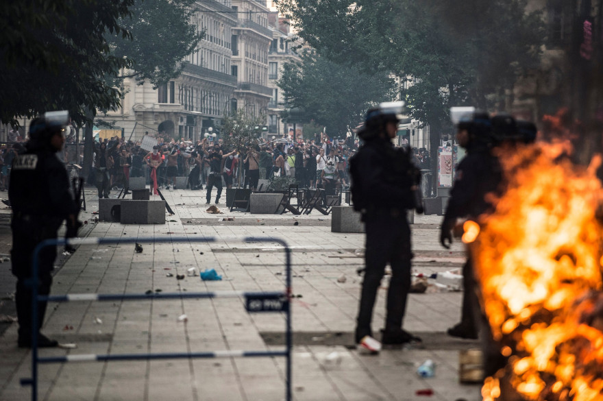 La fête gâchée par des incidents à Lyon après la victoire des Bleus dimanche 15 juillet 2018