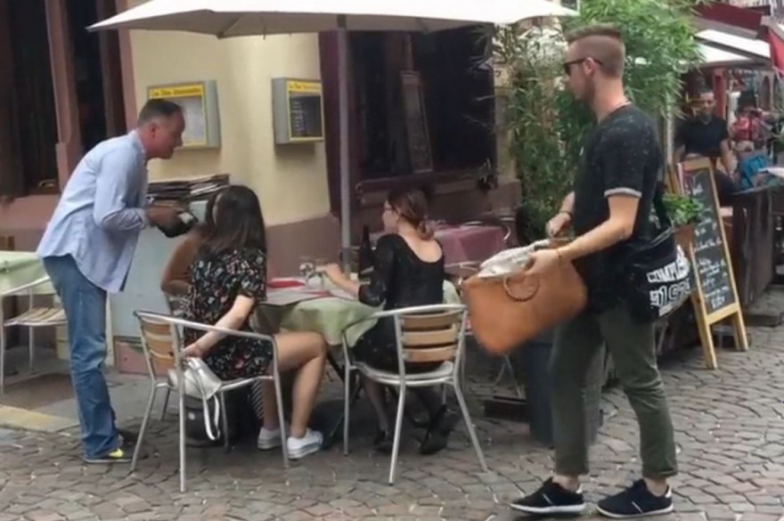 À Strasbourg, les policiers jouent aux pickpockets pour faire de la prévention
