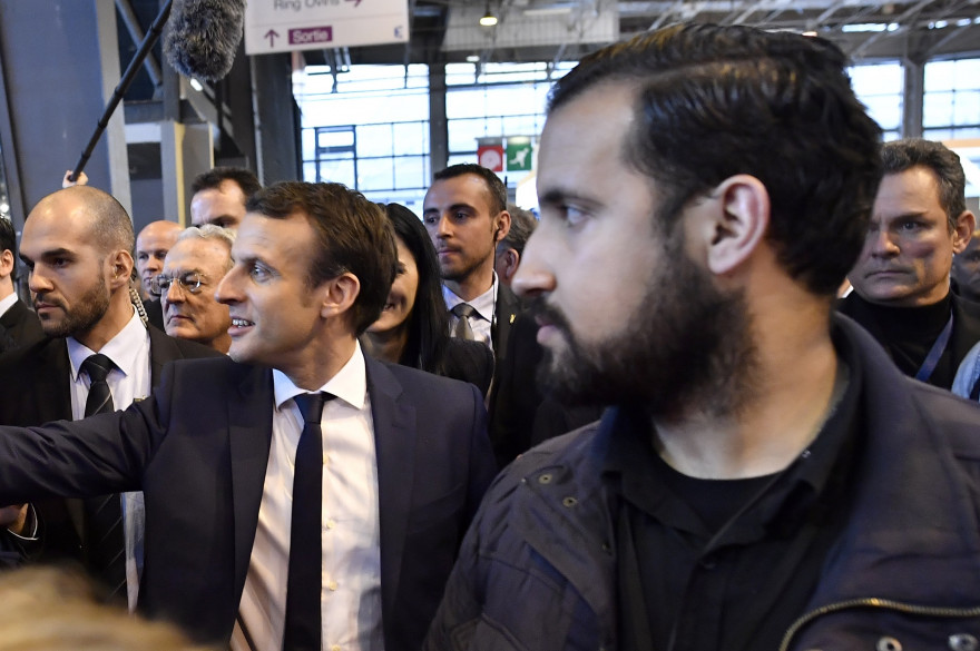 Alexandre Benalla, au côté d'Emmanuel Macron, en mars 2017