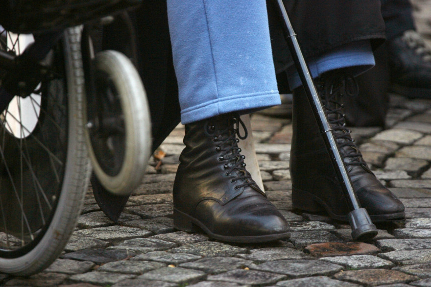 Illustration d'une personne handicapée.
