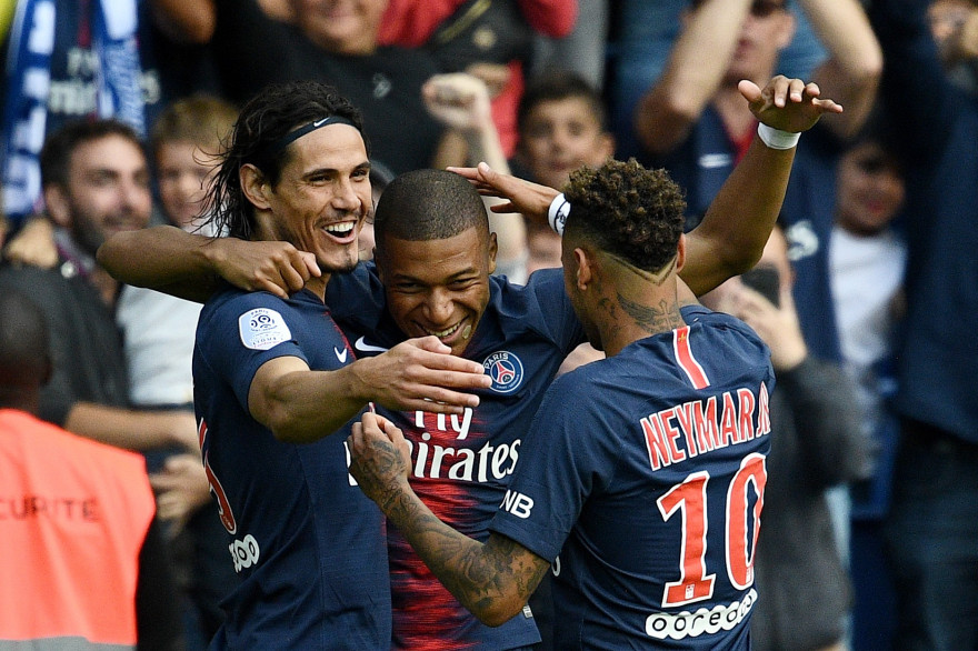 Cavani, Mbappé et Neymar à la fête face à Angers au Parc des Princes