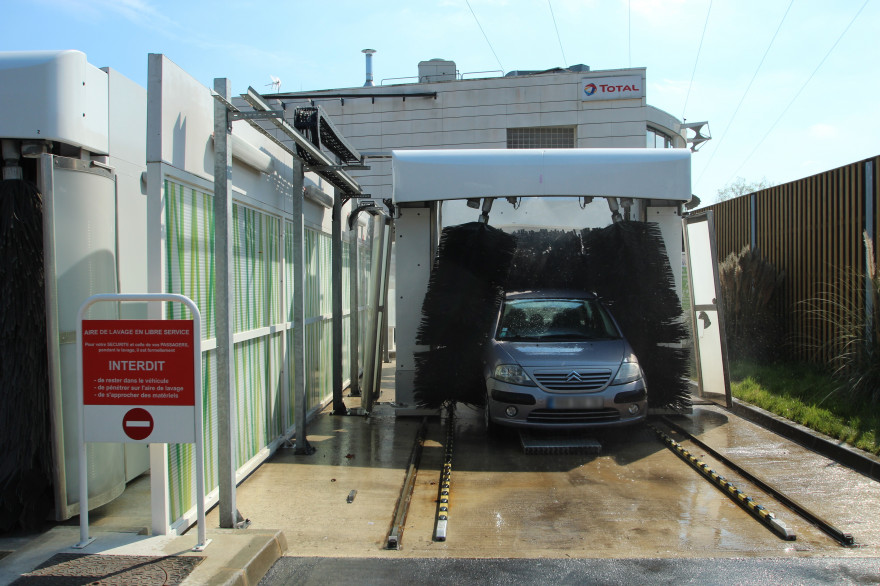 Une station de lavage à Gif-sur-Yvette (Essonne).