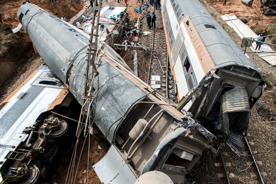 À une vingtaine de kilomètres de Rabat (Maroc), un train a déraillé et a fait au moins 6 morts