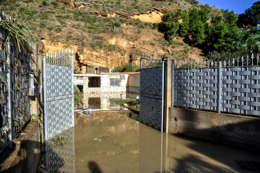 Inondations en Sicile: douze morts, dont une famille de neuf Italiens