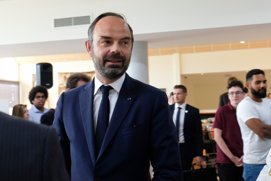 Carburants : Édouard Philippe va annoncer des mesures d'aide mercredi sur RTL
