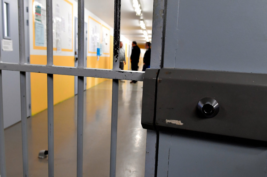 La détenue a été retrouvée sans vie dans sa cellule peu après 5h du matin ce 24 décembre, lors d'une ronde des surveillants de l'établissement.