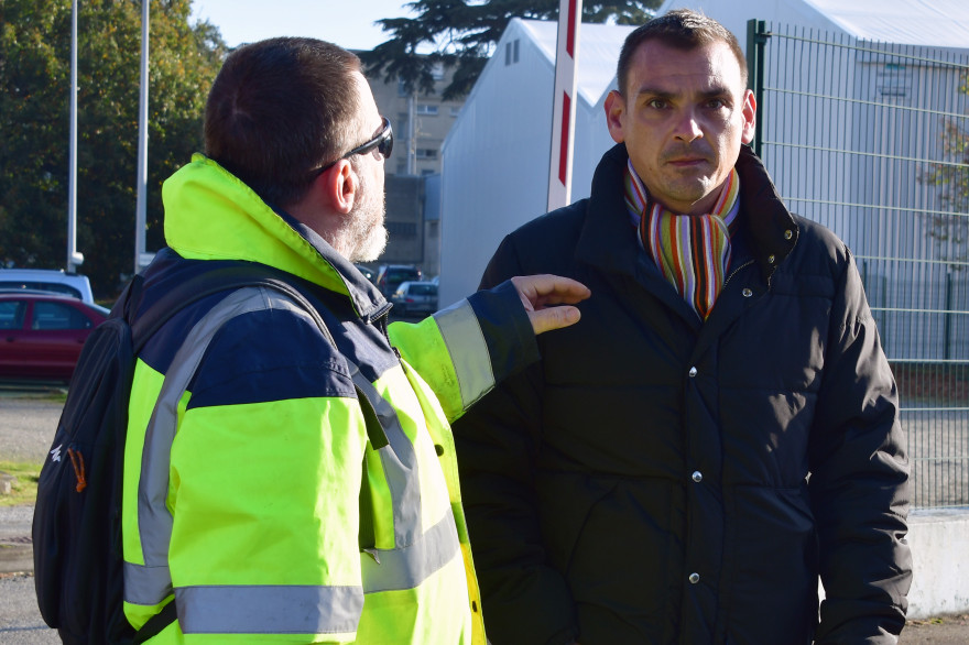 Benjamin Cauchy, l'un des porte-parole des "gilets jaunes libres", à Toulouse le 21 novembre 2018