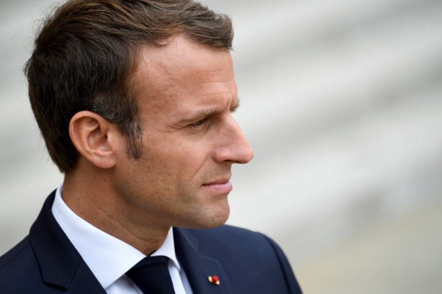 Emmanuel Macron devant l'Élysée, le 17 octobre 2018