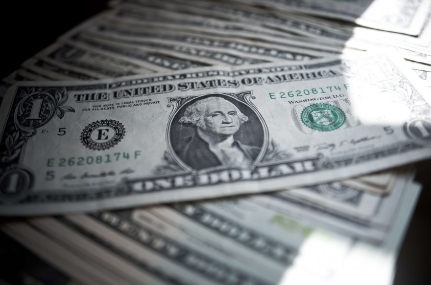 Des billets de dollars américains (Illustration)