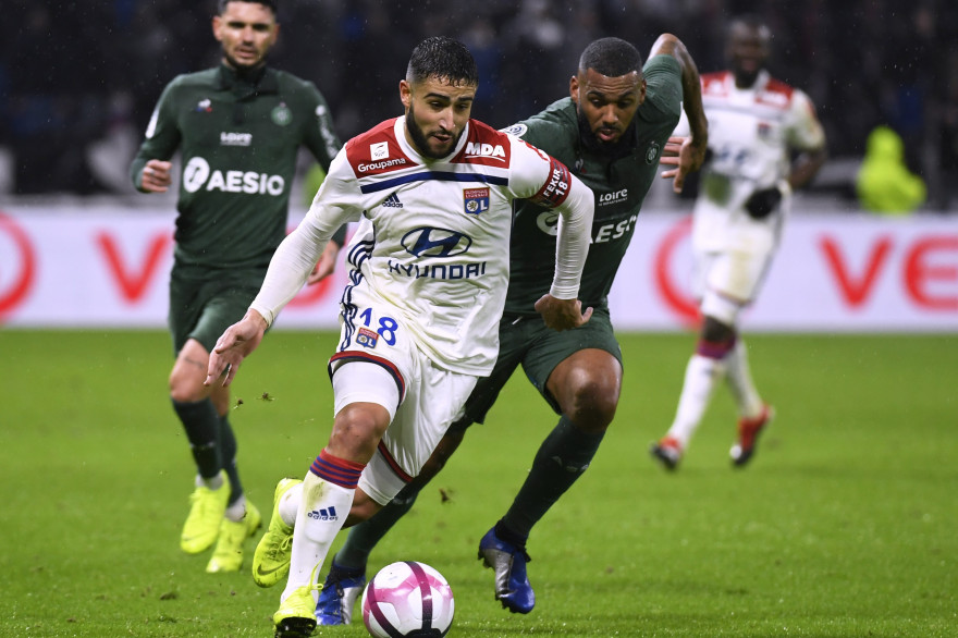 Nabil Fekir à la lutte avec Yann M'Vila le 23 novembre 2018
