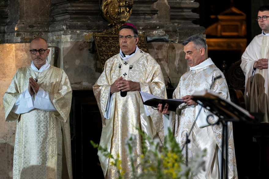 Dans son homélie, lors de la messe de Pâques du 21 avril 2019 à l'église Saint-Eustache (Paris), l'archevêque de Paris Mgr Michel Aupetit a notamment remercié les pompiers