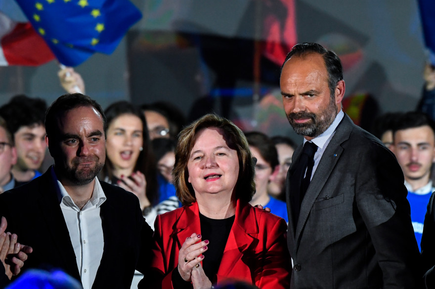 Le Premier ministre Édouard Philippe et la candidate aux Europénnes Nathalie Loiseau lors du premier grand meeting de la liste "Renaissance" de La République en Marche (LREM), le 6 mai 2019, à Caen