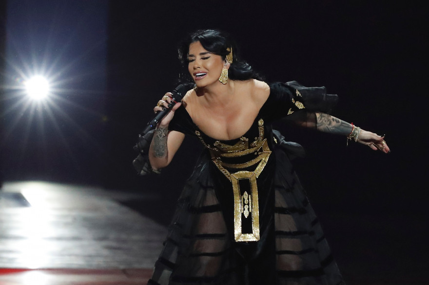 Jonida Maliqi (Albanie) lors de la deuxième demi-finale de l'Eurovision 2019