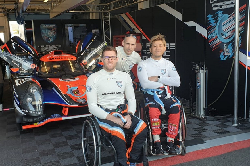 Le Belge Nigel Bailly, le Français Snoussi Ben Moussa et le Japonais Takuma Aoki, prêts à participer à la course "Road to le Mans"