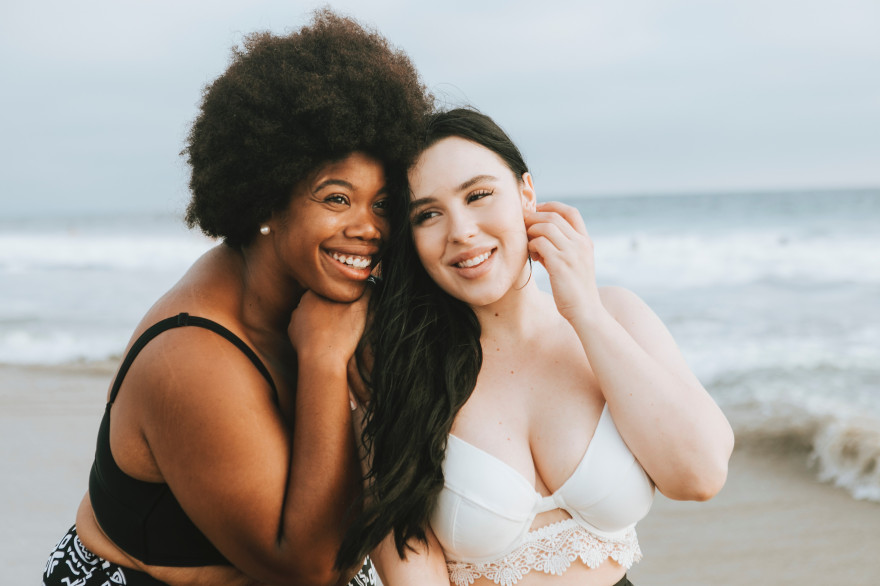 Le mouvement body positive : bien plus qu'une histoire de s'aimer soi-même (illustration)
