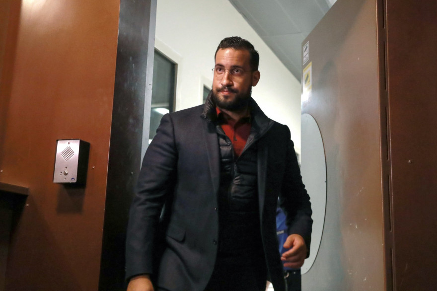 Alexandre Benalla à sa sortie de la prison de la Santé, le 26 février 2019