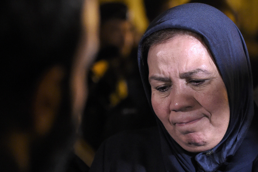 Latifa Ibn Ziaten retient ses larmes à la sortie du procès d'Abdelkader Merah
