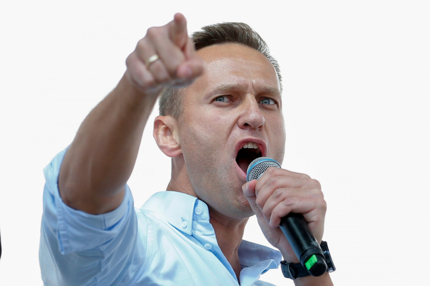Le chef de l'opposition russe Alexeï Navalny s'adresse aux manifestants lors d'un rassemblement pour soutenir l'opposition et les candidats indépendants, le 20 juillet 2019 à Moscou.
