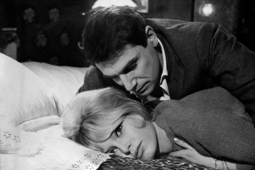 Robert Hossein et Brigitte Bardot dans "Le Repos du guerrier"