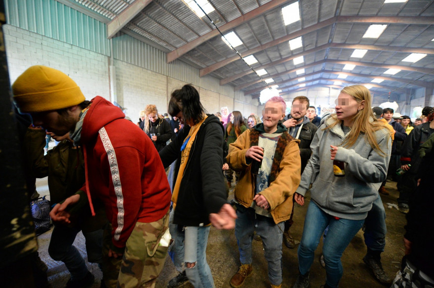 Des participants à une rave party. (illustration)