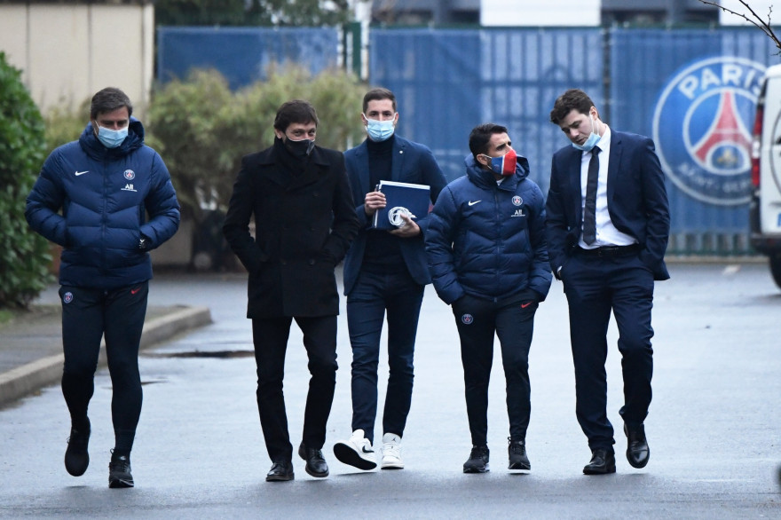 Leonardo et Mauricio Pochettino avec les adjoints de l'Argentin à Saint-Germain-en-Laye le 5 janvier 2021