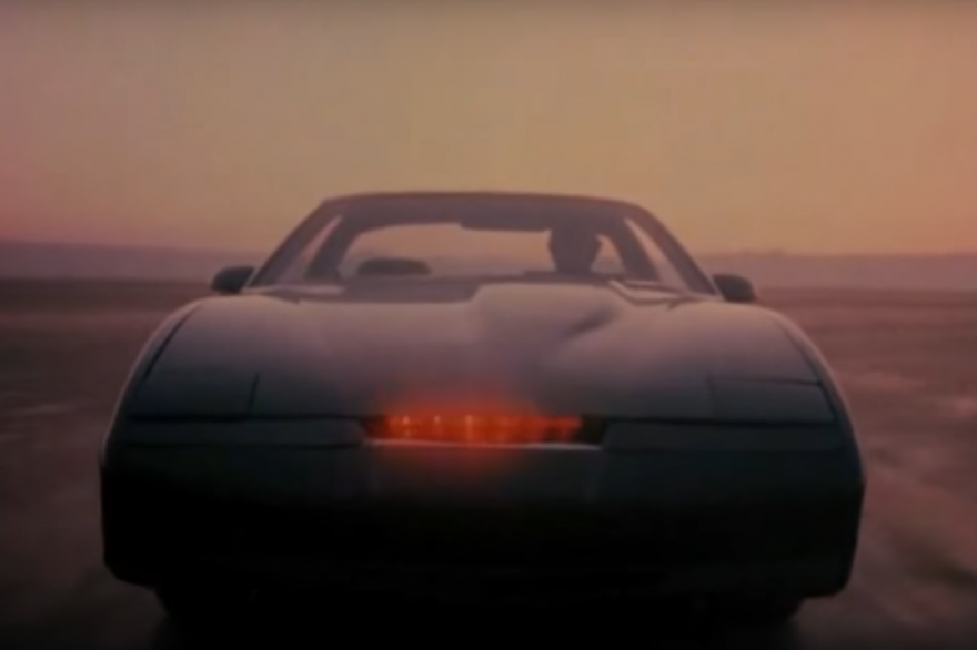 David Hasselhoff à bord de KITT dans "K 2000"