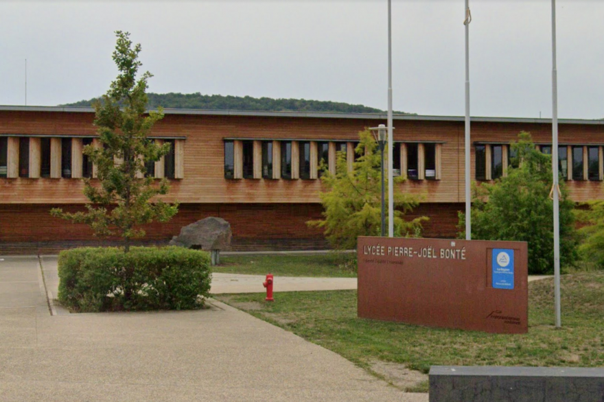 Le lycée de Pierre Joël Bonté de Riom (Puy-de-Dôme)