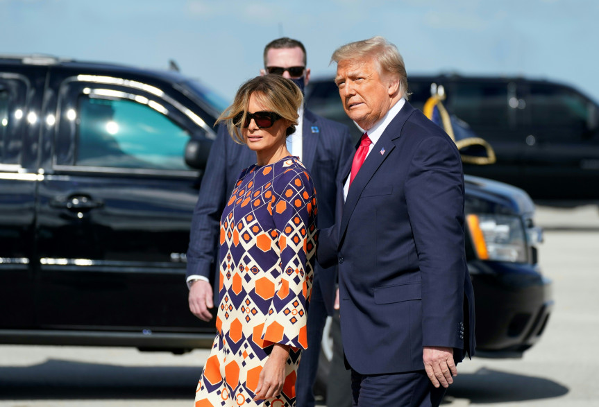 Melania et Donald Trump arrivant à Palm Beach à West Palm Beach, en Floride, le 20 janvier 2021.