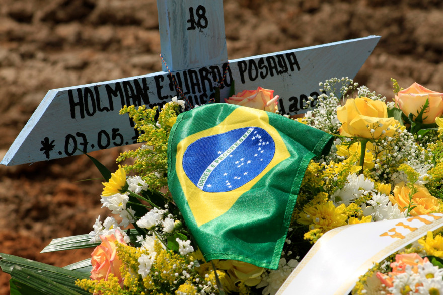 La tombe d'une victime du Covid-19, à Manaus, au Brésil, le 22 janvier 2021