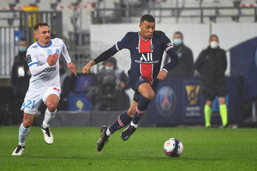 Valentin Rongier et Kylian Mbappé à Lens le 13 janvier 2021