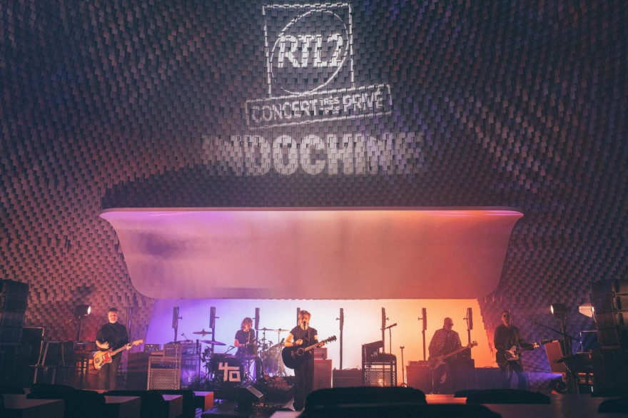 Indochine en concert à l'Espace Niemeyer à Paris