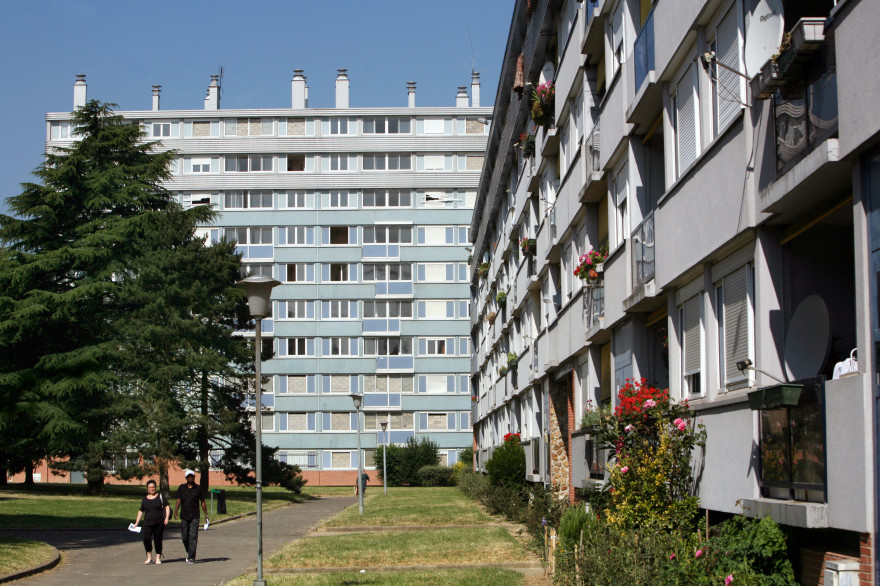 Des immeubles dans la ville de Trappes (Yvelines).