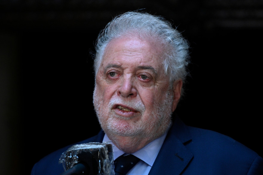 Le ministre argentin de la Santé, Gines Gonzalez Garcia, lors d’une conférence de presse, le 10 décembre 2020 à Buenos Aires.