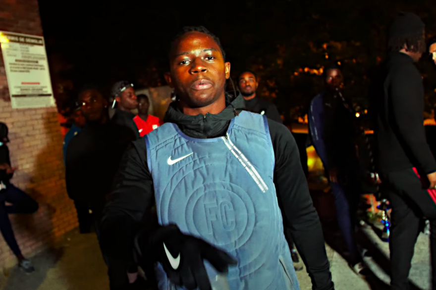 Le rappeur Crim's dans son clip "Freestyle sombre".