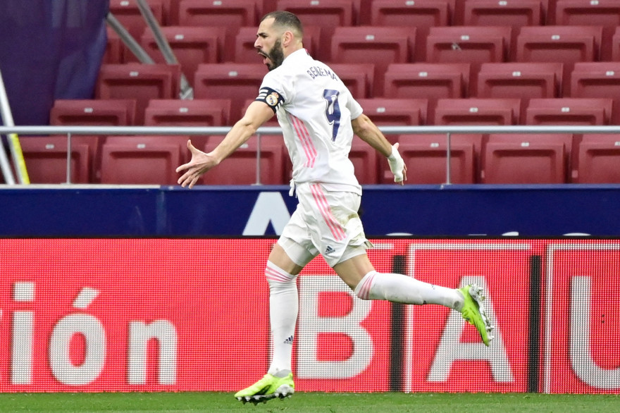 Karim Benzema avec le Real sur la pelouse de l'Atlético de Madrid le 7 mars 2021
