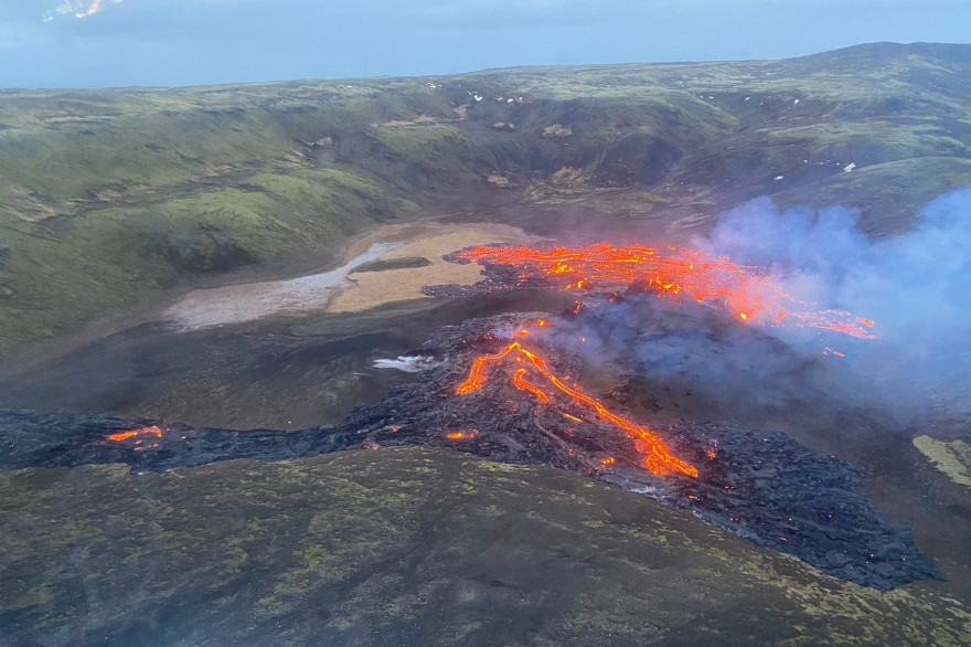 Une image aérienne du volcan Fagradalsfjall, le 20 mars 2021, en Islande