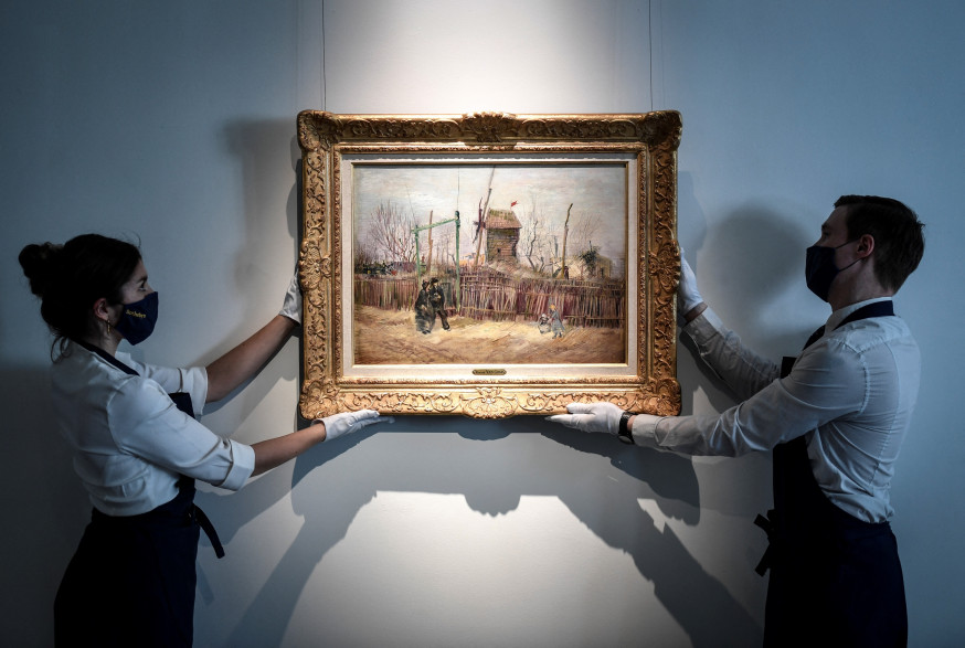 "Scène de rue à Montmartre", un Van Gogh encore jamais exposé, a été adjugé 13 millions d'euros jeudi à Paris, bien au-dessus de son estimation: un record en France pour le peintre hollandais confirmant sa cote internationale.