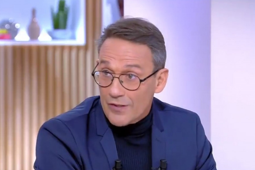 Julien Courbet sur le plateau de "C à Vous"
